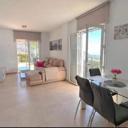 Garden Apartment *